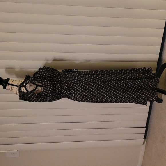 Floral Print Ruffle Dress - Picture 2 of 3